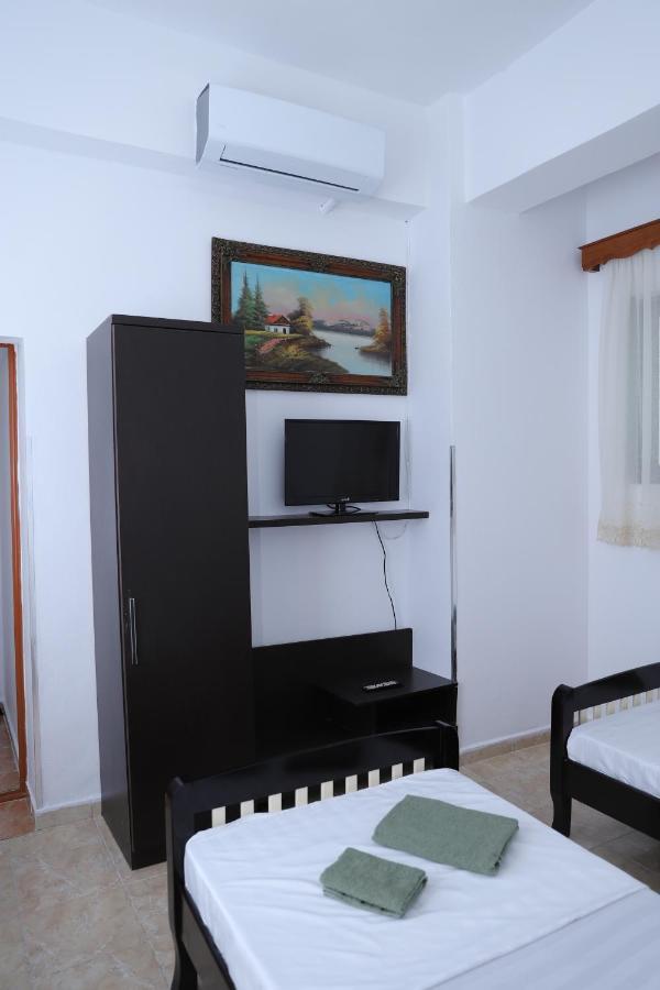 Hanna'S Hostel Berat Exterior photo